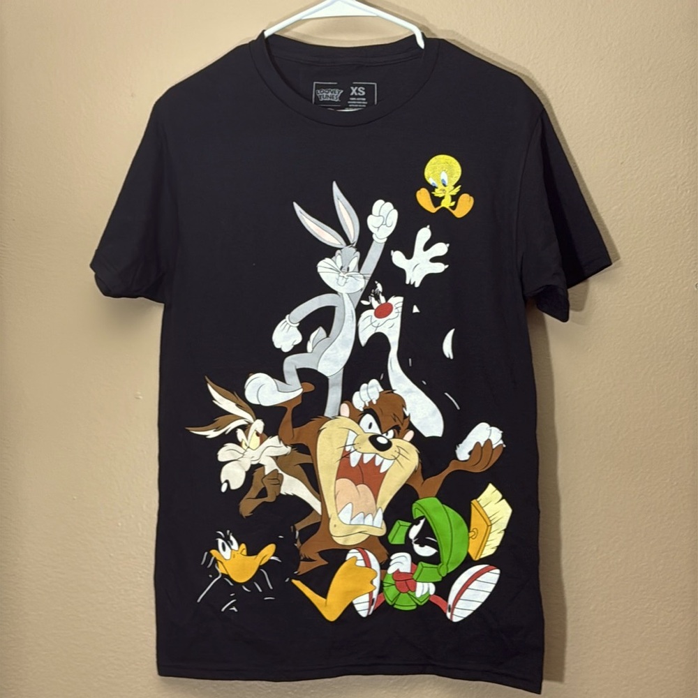NEW!  CVLA - LOONEY TUNES SHIRT - XS (small defect)